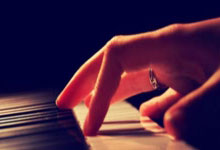 开云体育官方网站-绿茵童话续写！狼堡三连斩杀回欧战区，钢铁防线引爆大众竞技场