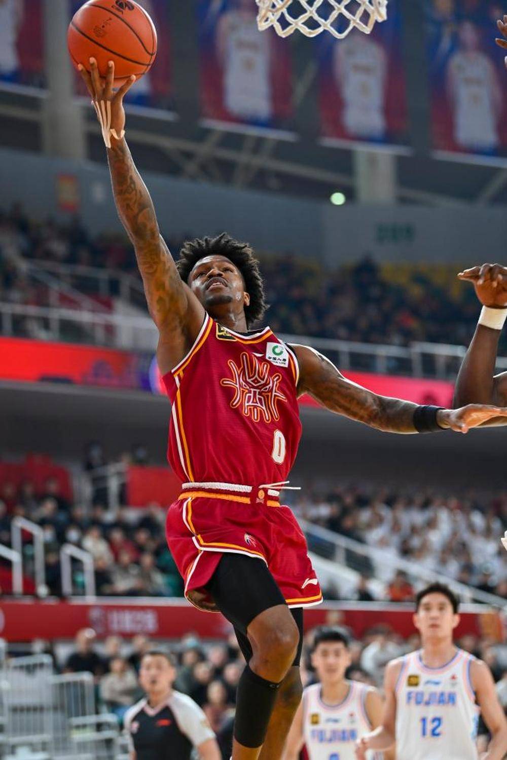 福建男篮表现出色，赢得全队赞誉