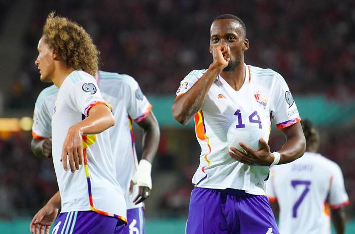 荷兰球队客场失利，法国球员表现出色