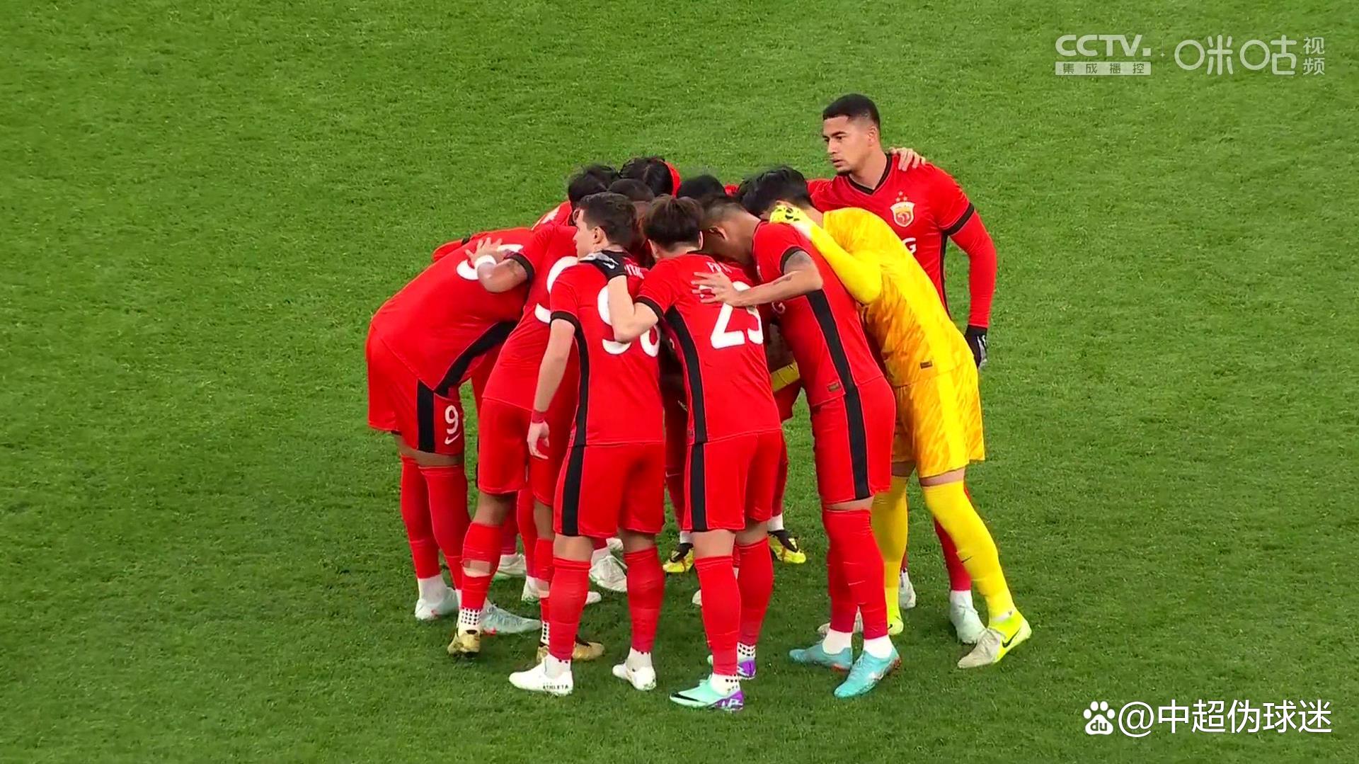 上港主场不敌对手，亚冠征程陷入泥潭