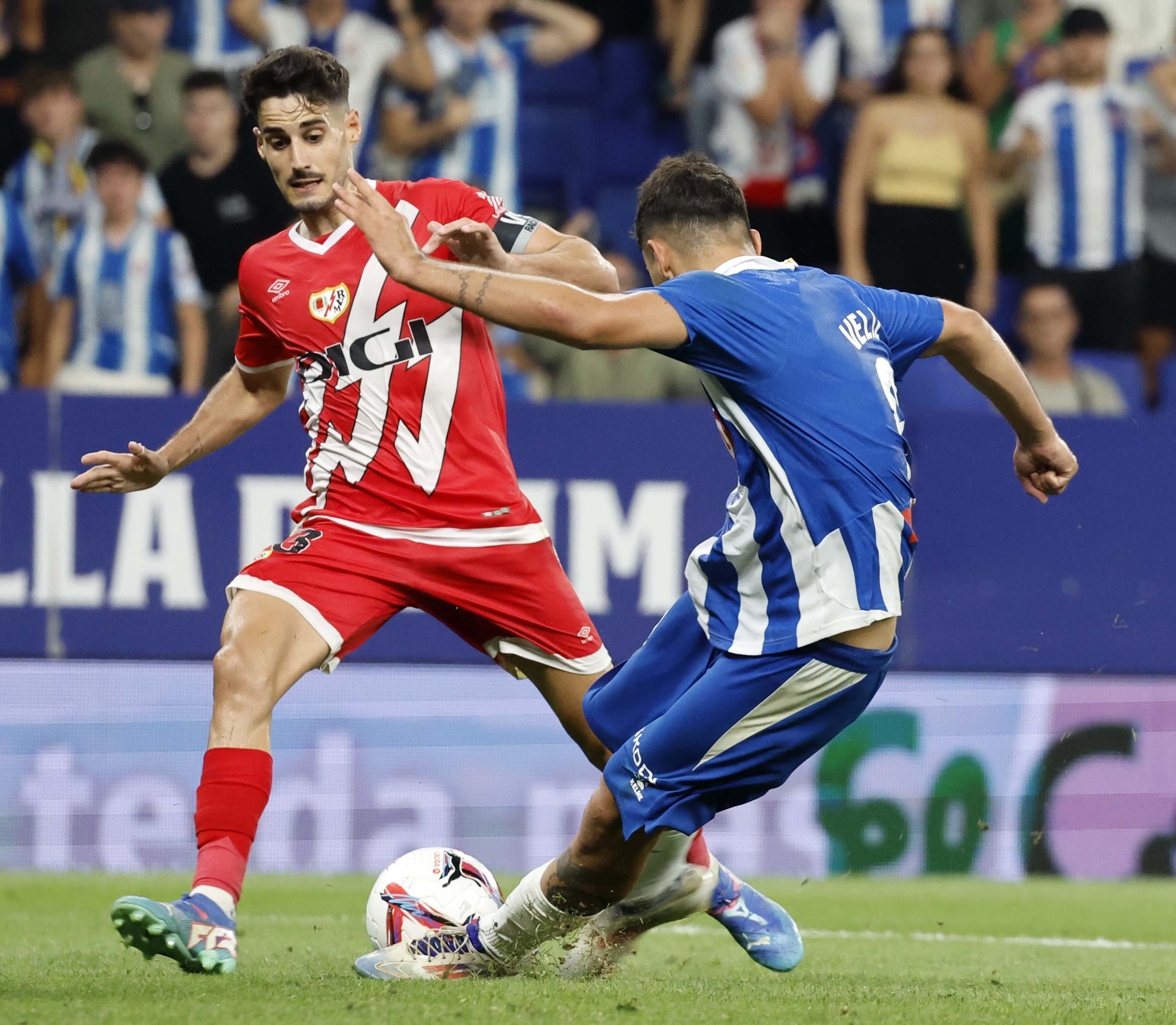 西班牙球队逆转胜利,战胜加拿大 西班牙球队逆转胜利,战胜加拿大