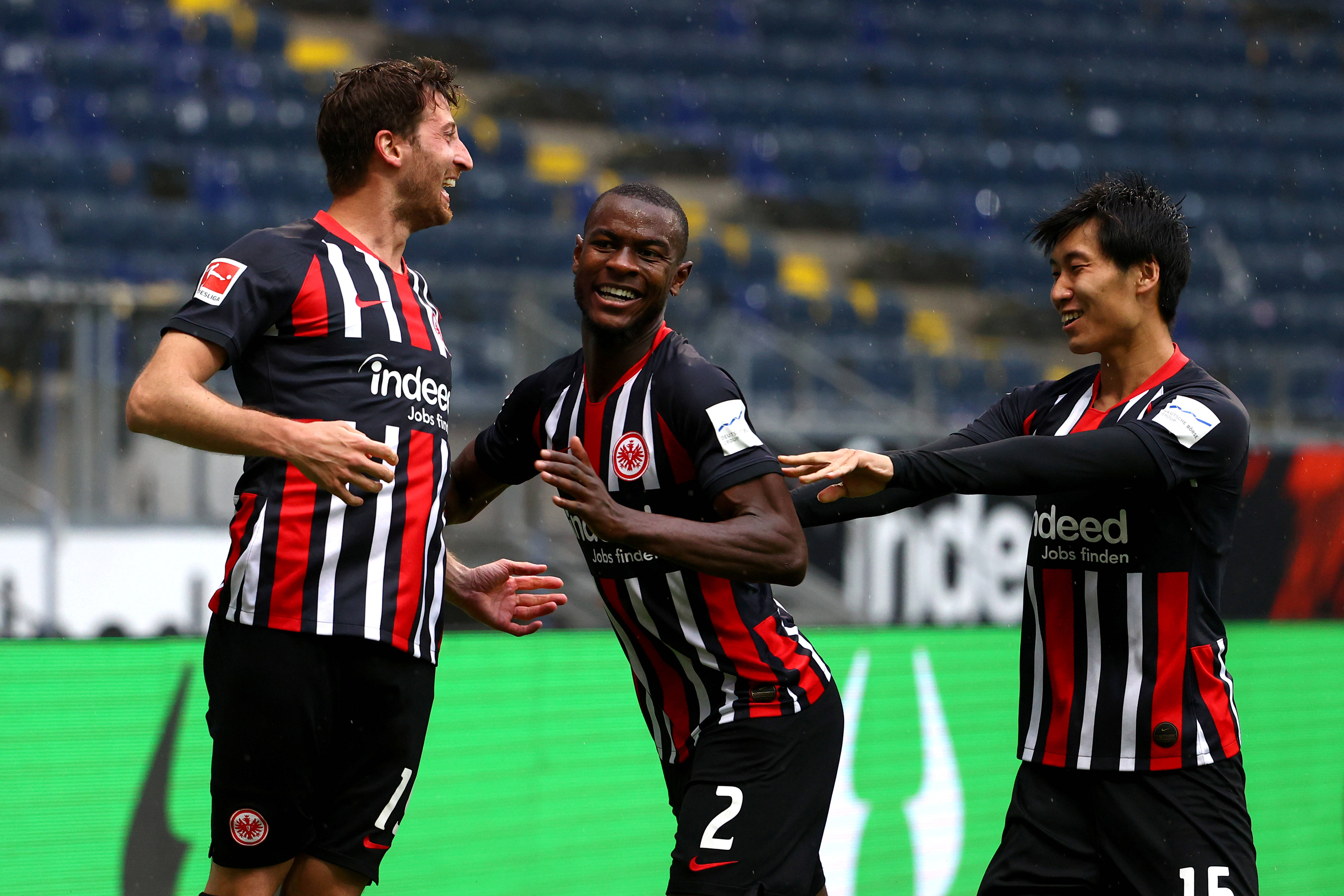 重返巅峰:门兴格拉德巴赫主场横扫沙尔克取胜的简单介绍 重返巅峰:门兴格拉德巴赫主场横扫沙尔克取胜的简单介绍