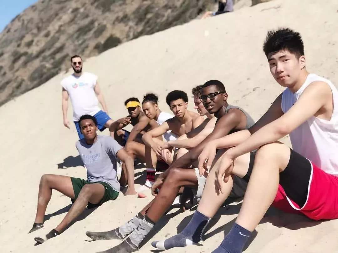 开云体育APP下载-墨西哥游泳队实力出众，夺取冠军