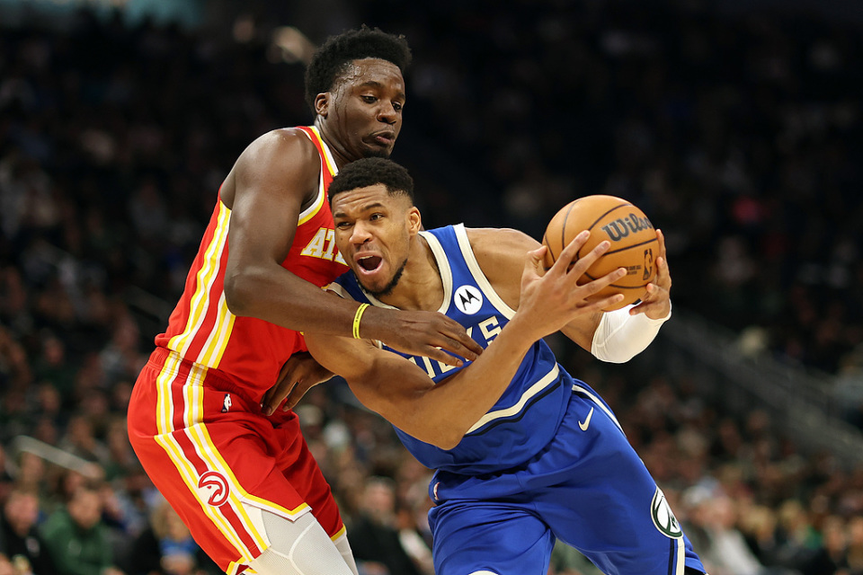 包含雄鹿力克老鹰,字母哥+近五年未见之状的词条 包含雄鹿力克老鹰,字母哥+近五年未见之状的词条