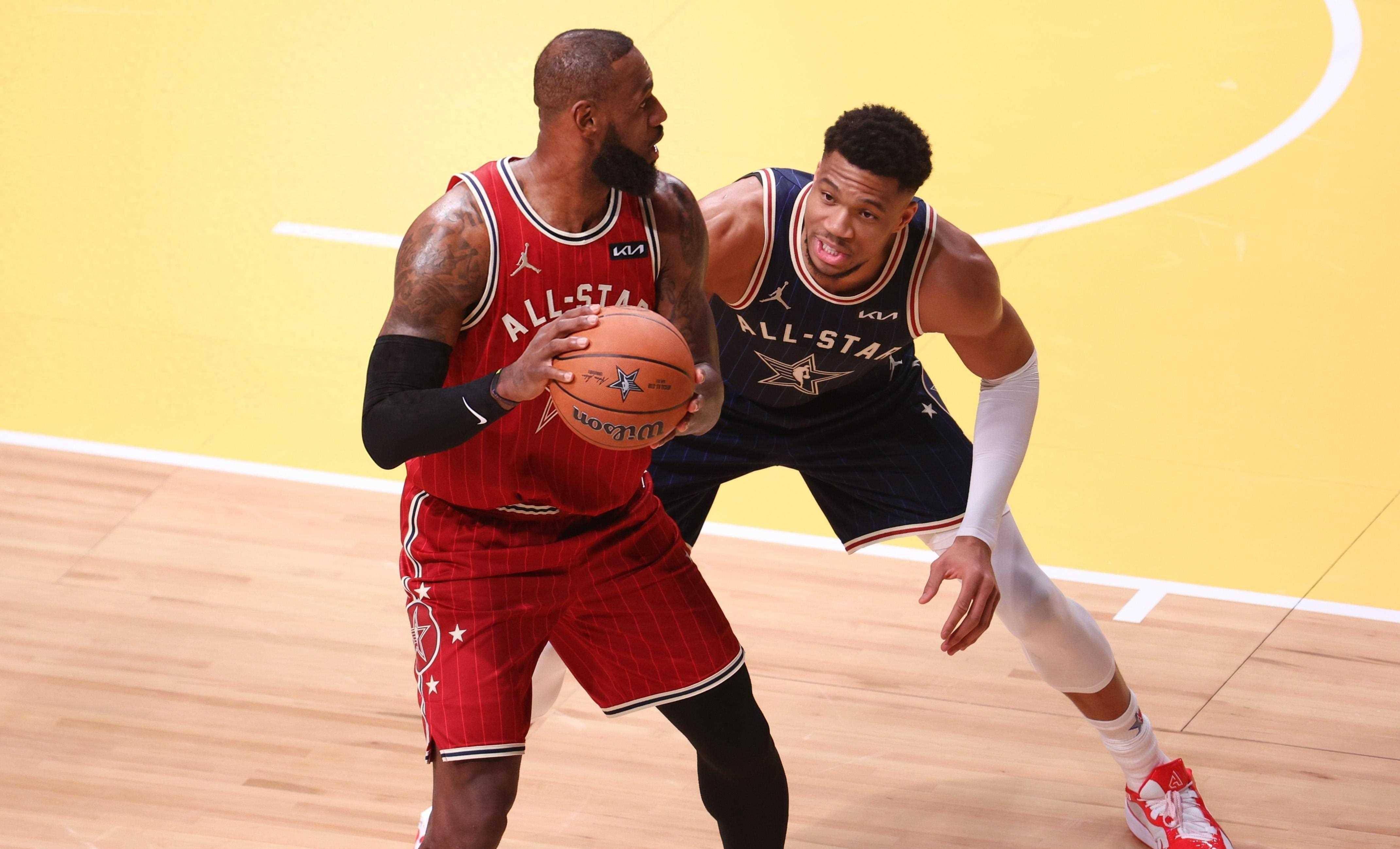 开云APP-篮球明星们的比赛表现引发热议！