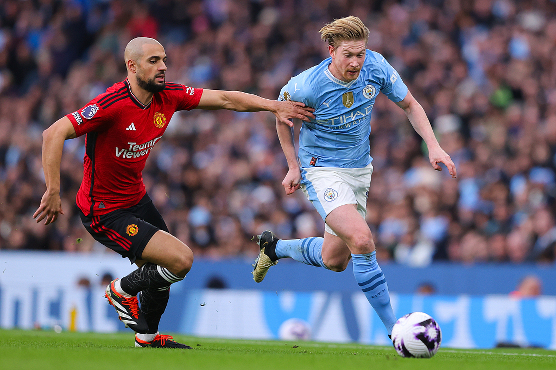 开云体育app-曼联客场战胜对手，取得三分