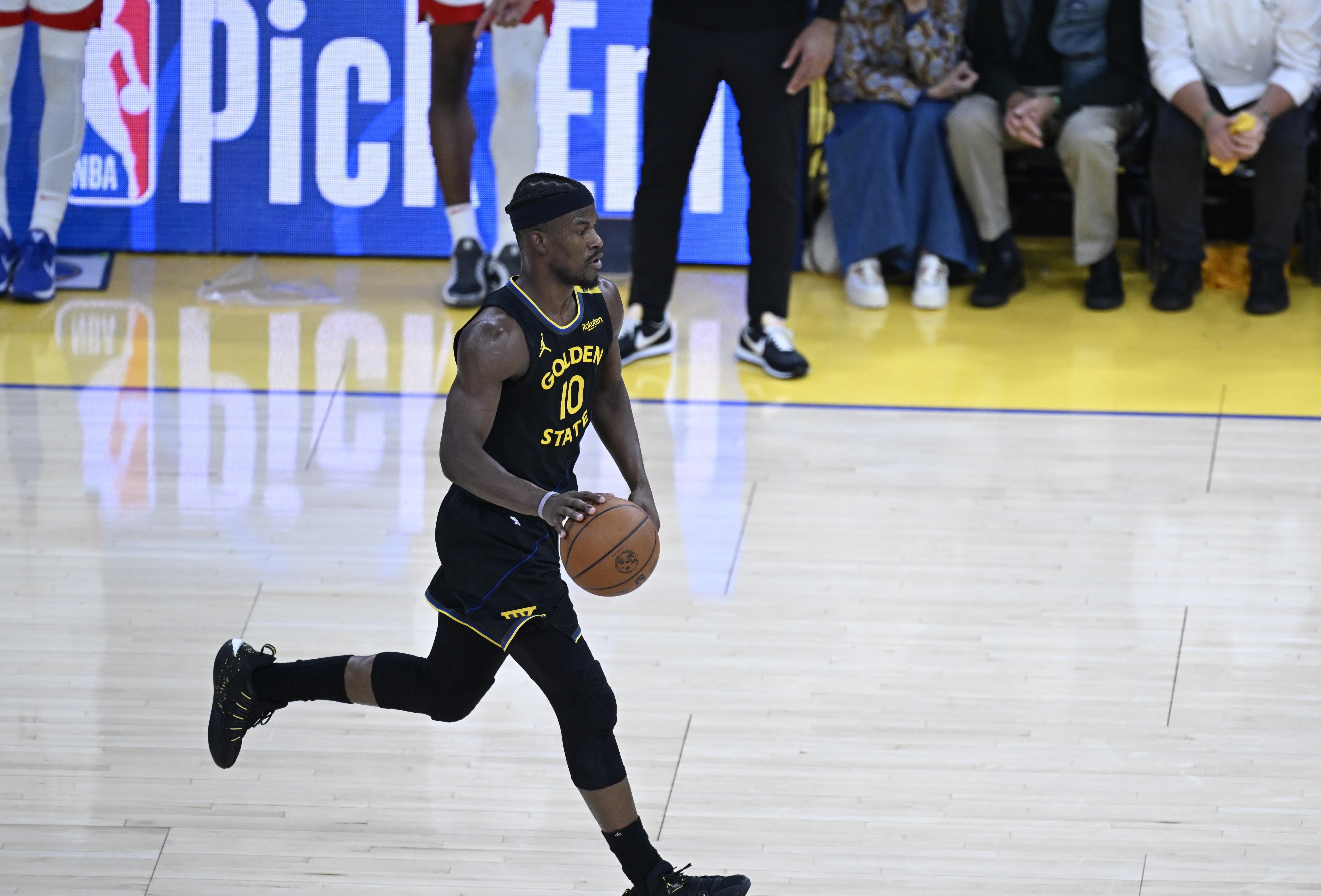 勇士队球员结束全明星训练,回归球队备战 勇士队球员结束全明星训练,回归球队备战