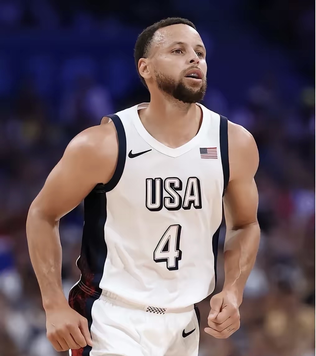 -三分球飞投中，比赛继续壮举重复的简单介绍