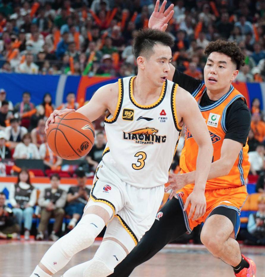 开云体育-篮球专业转播团队备战全球直播，精彩花絮全方位呈现