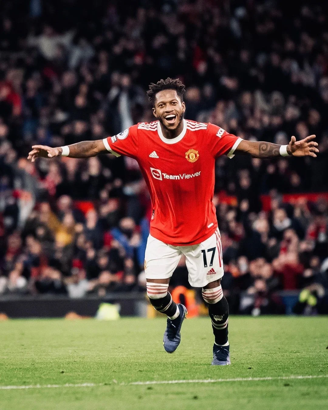 关于曼联客场一球小胜,重返排行榜首的信息 关于曼联客场一球小胜,重返排行榜首的信息