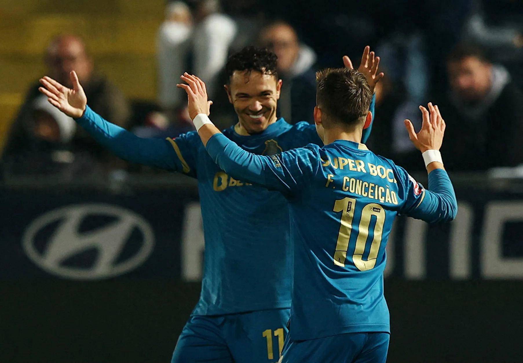 开云体育官网-包含佛罗伦萨攻击端展现锋芒，大胜对手的词条