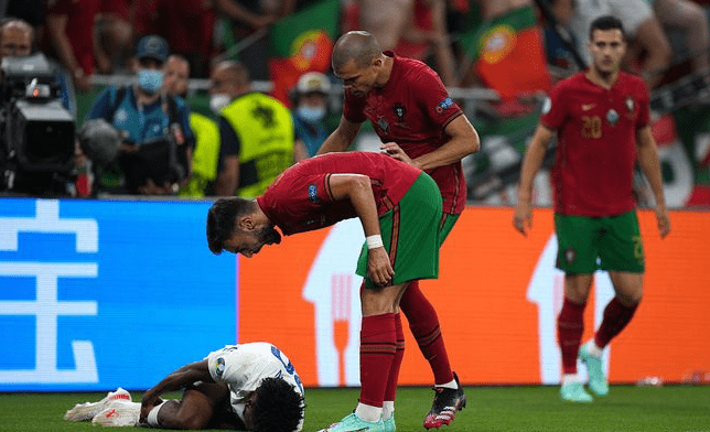 开云体育-关于土耳其血洗葡萄牙，孔蒂打破历史纪录的信息