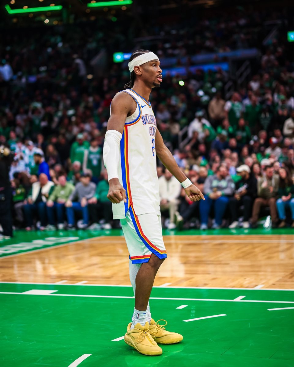 关于凯尔特人胜骑士继续领跑东部的信息