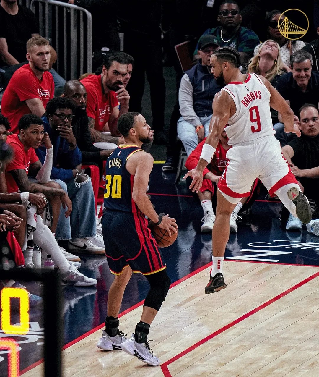 勇士再胜猛龙取得两连胜,米切尔封盖失败 勇士再胜猛龙取得两连胜,米切尔封盖失败