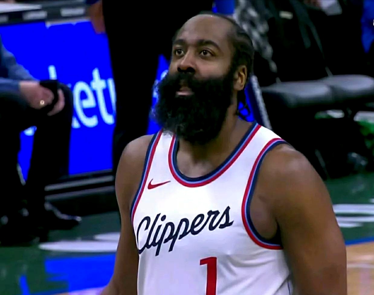 快船主场逆转雄鹿惜败 快船主场逆转雄鹿惜败