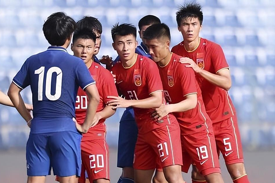 中国队力克泰国队，郑思维高光表现