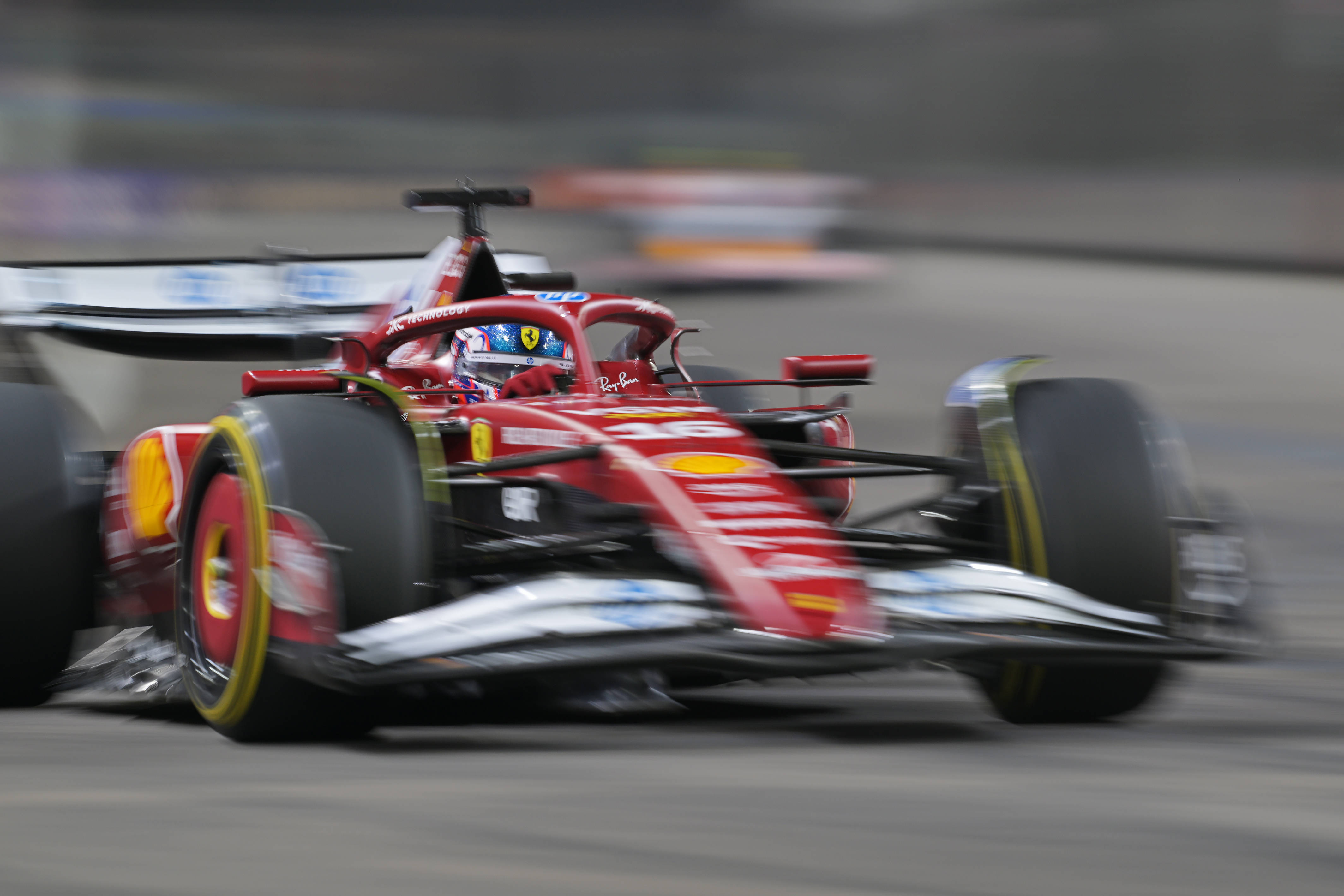 开云下载-红牛车队力克威廉姆斯，皮亚斯特里带队取胜