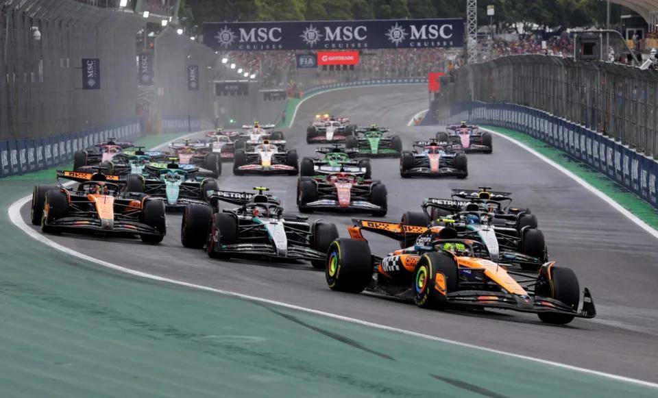 红牛车队轻取威廉姆斯,汉密尔顿状态火热 红牛车队轻取威廉姆斯,汉密尔顿状态火热