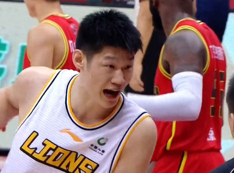 辽宁队完胜尼克斯，保罗关键制胜