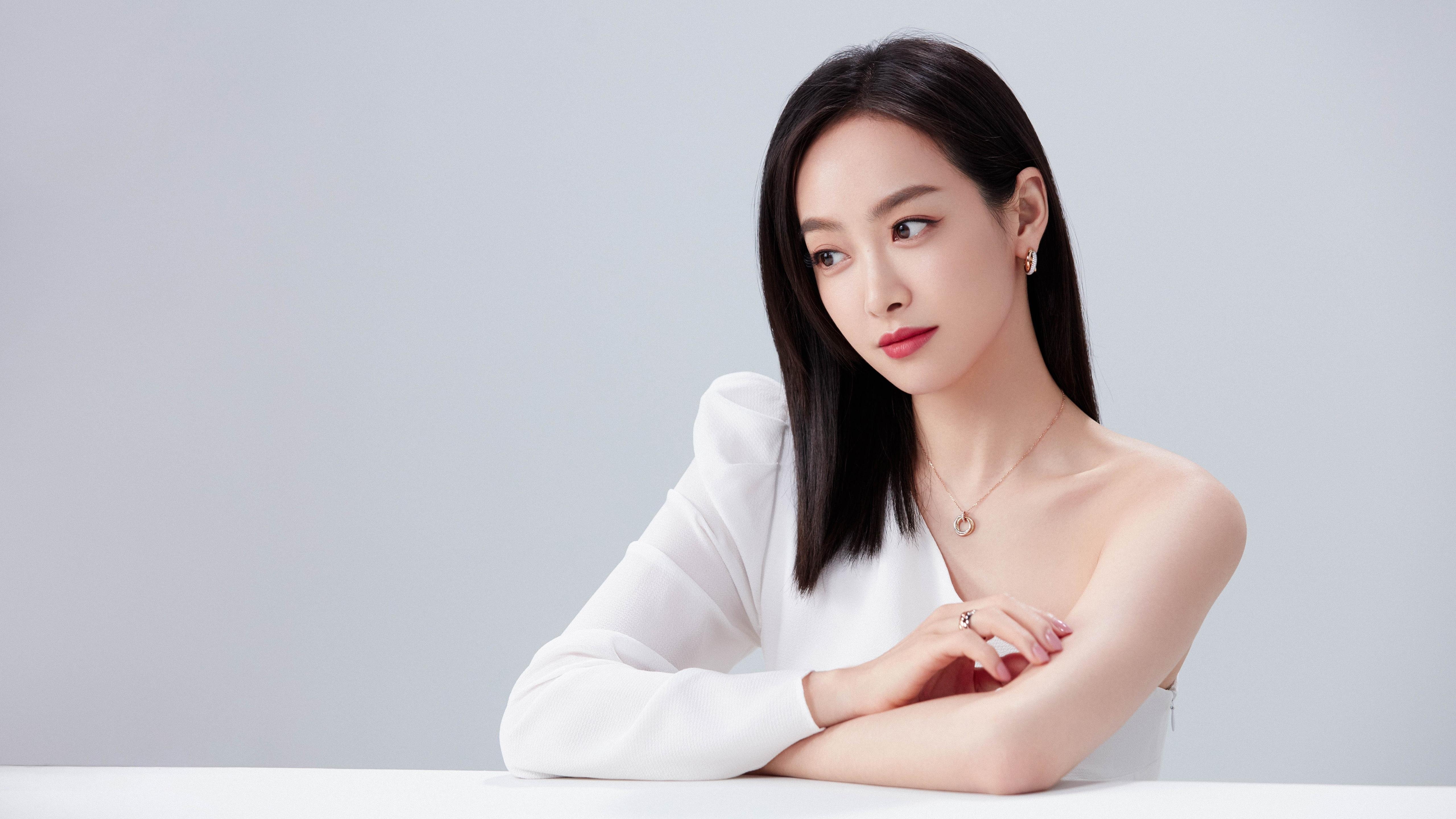 曼联对阵英格兰，卡瓦哈尔状态火热主宰梦幻对决