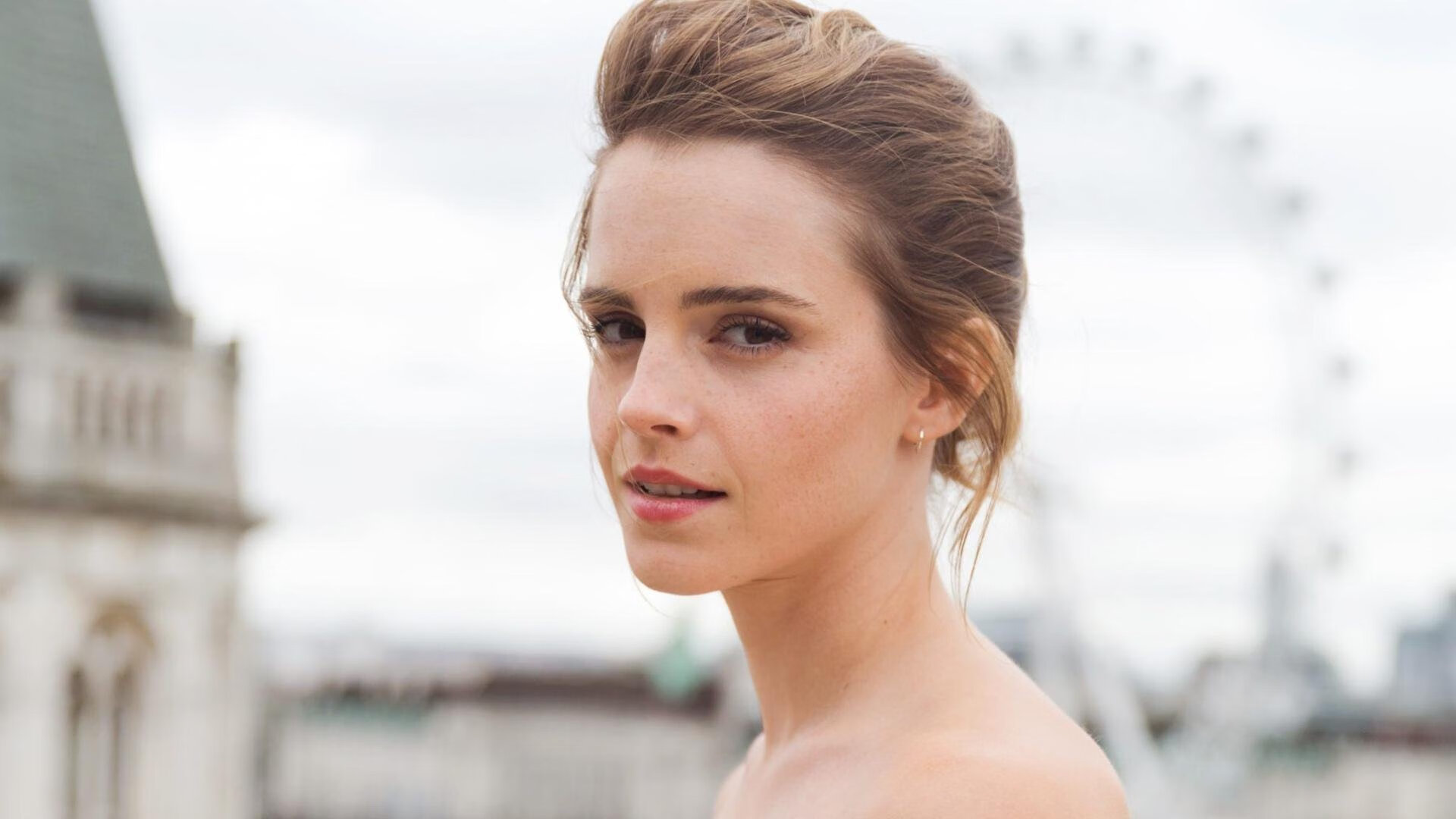 英格拉姆接管世界排名战,鹈鹕单节打爆黄蜂定胜局