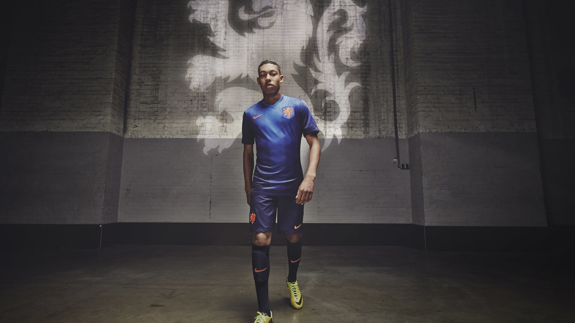 虚拟绿茵博弈，当北境新锐遭遇高原雄鹰，佩德里的转换艺术如何主宰战局